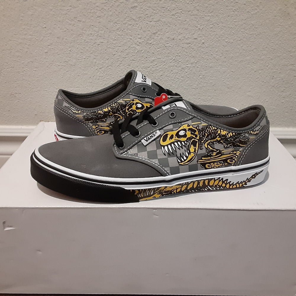 Vans - Picture 1 of 4